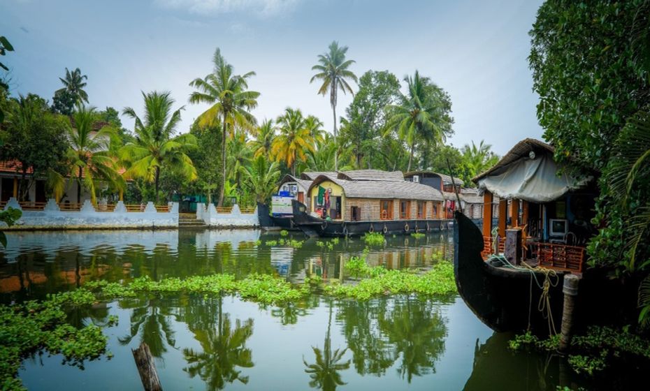 10 reasons to visit Kerala - Kerala Backwaters and Houseboat