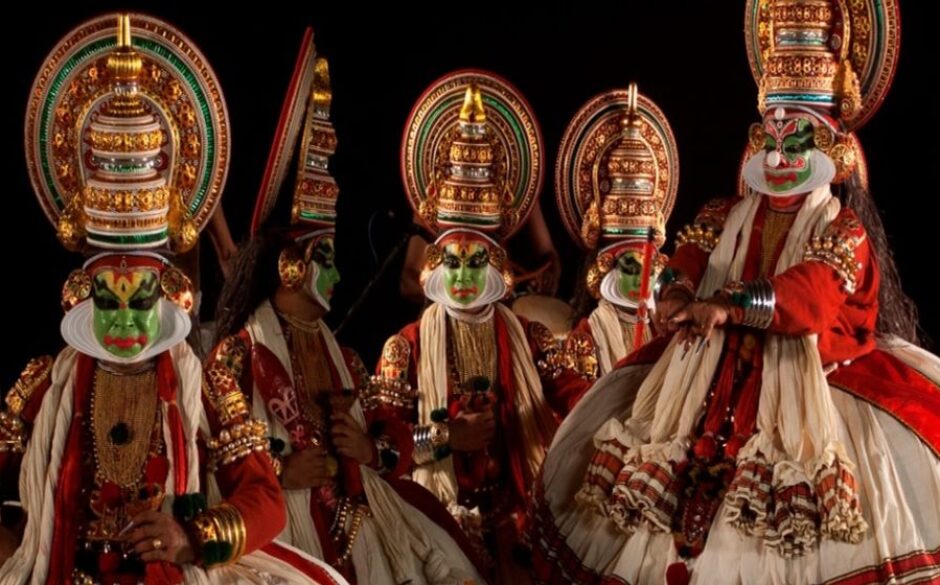 10 reasons to visit Kerala - Kathakali Dancers