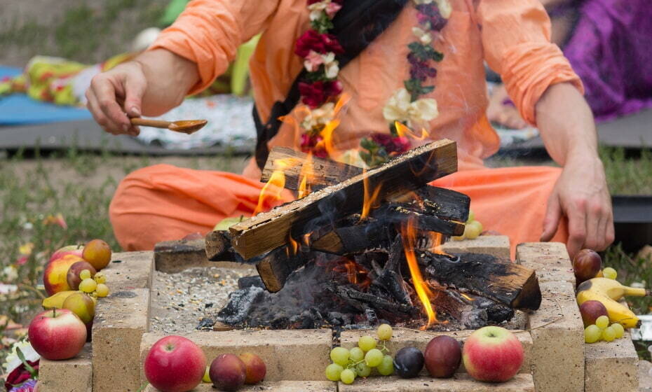 Hindu Ritual Prayer, Mayapur, West Bengal