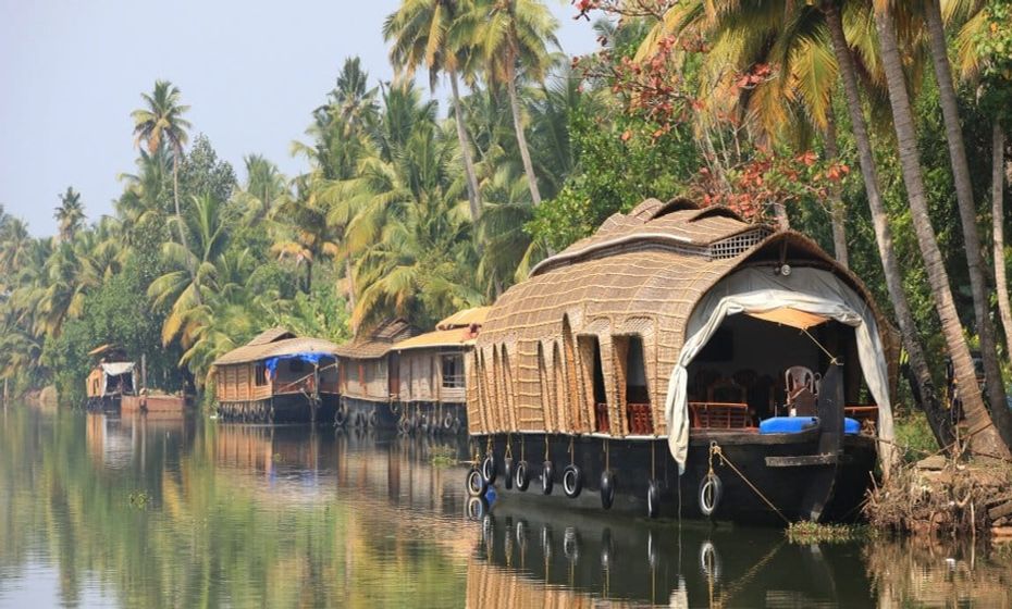 India with Teenagers houseboat