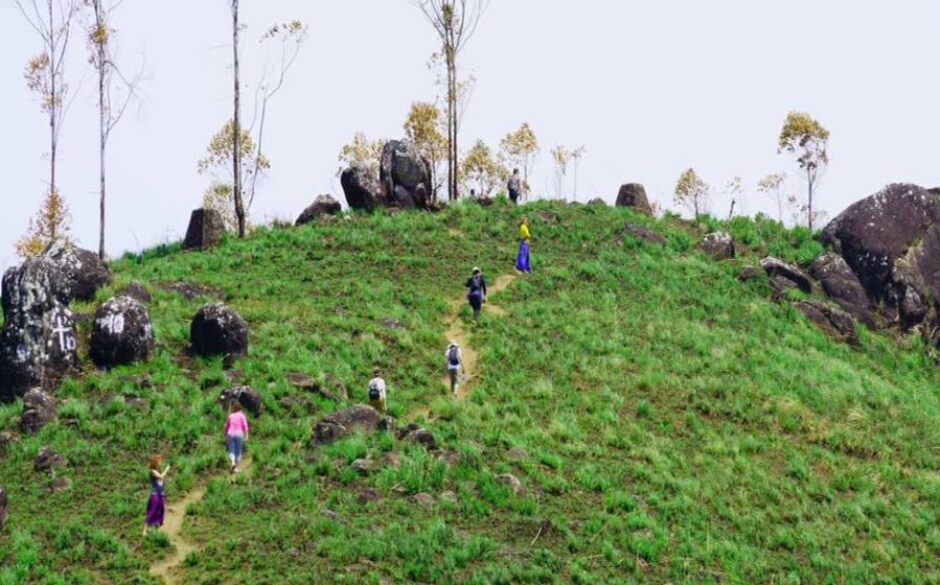 India with Teenagers trekking