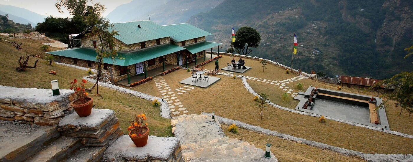 La Bee Lodge Landruk Nepal 1400x550