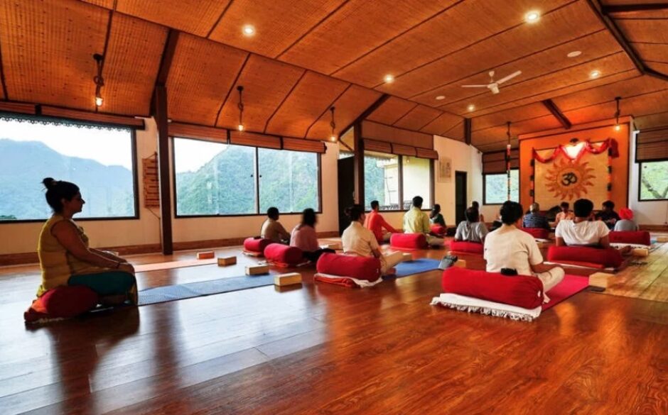 Yoga and Meditation Classes. Veda5 Luxury Wellness Retreat