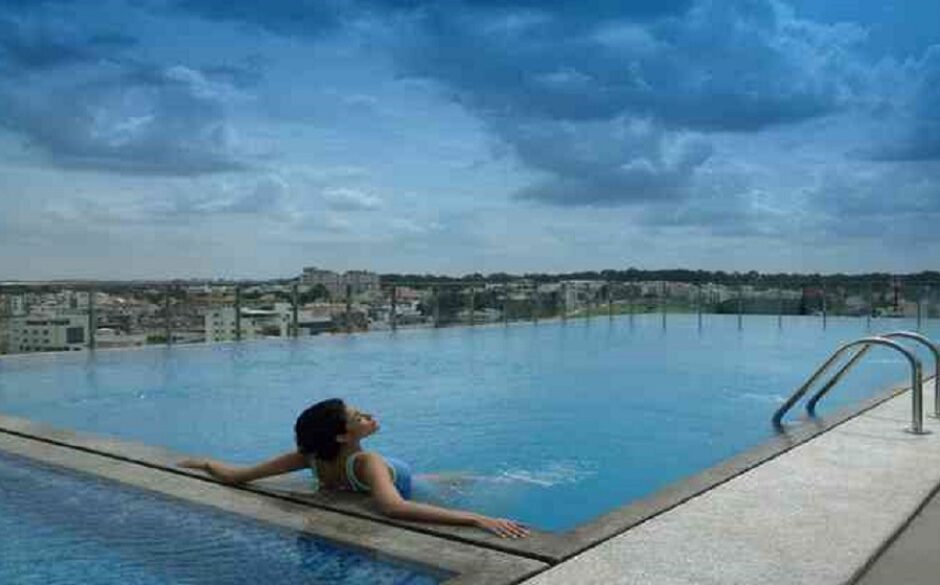 Royal Orchid, Rooftop Pool