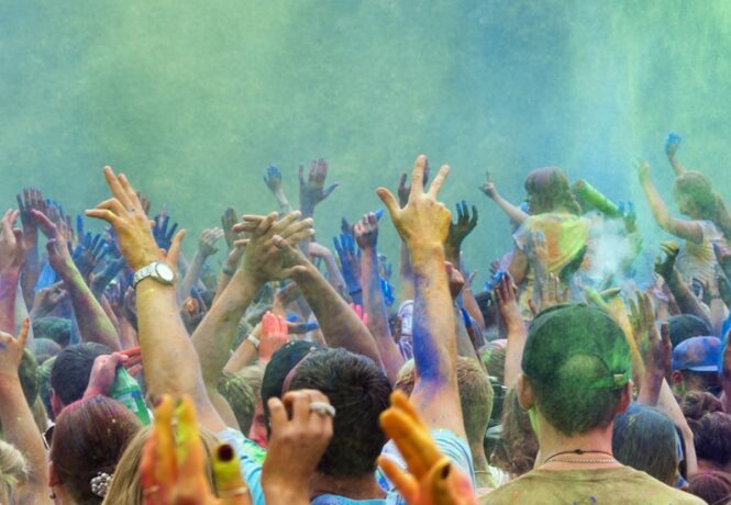 30 of the best festivals in India - Holi festival of colour