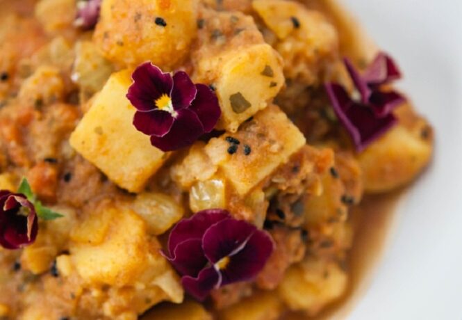 Vegan Dishes in India - Potato vegan curry