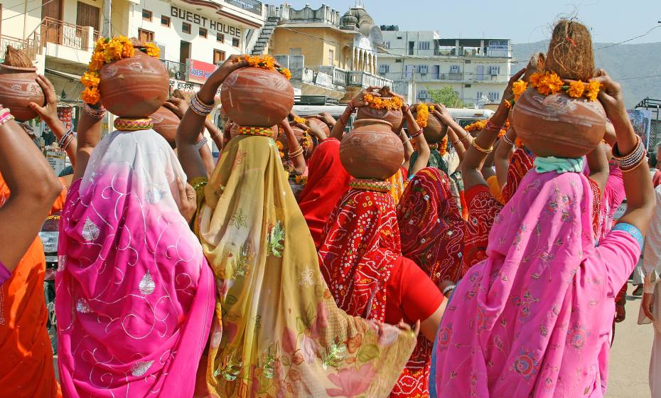Colourful ladies with pots at Pushkar Rajasthan